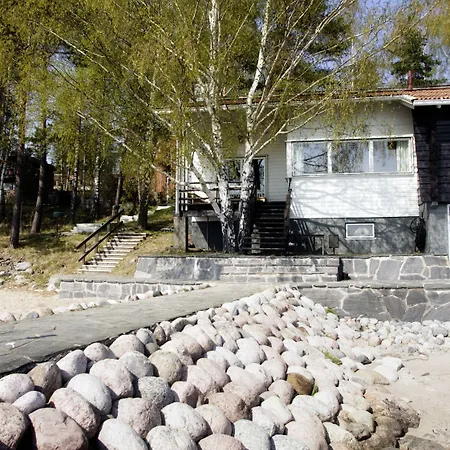 Rantapuisto 4*