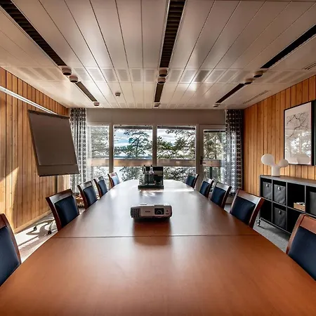 Rantapuisto 4* Helsinki