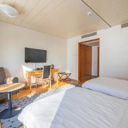 Rantapuisto 4* Helsinki